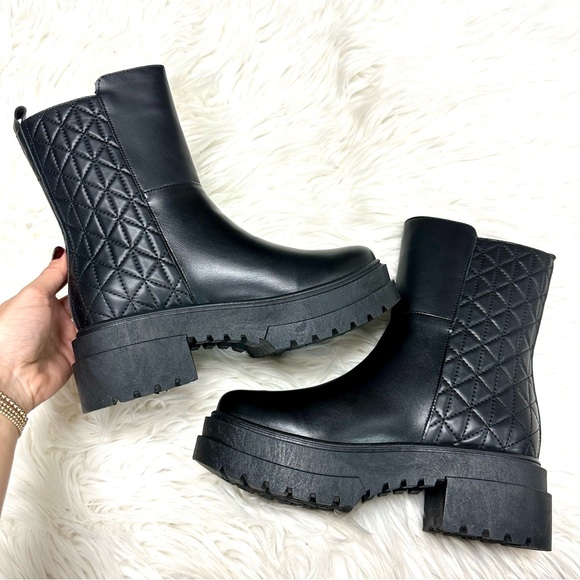 Qupid Black Quilted Zipper Combat Boots - Picture 8 of 8